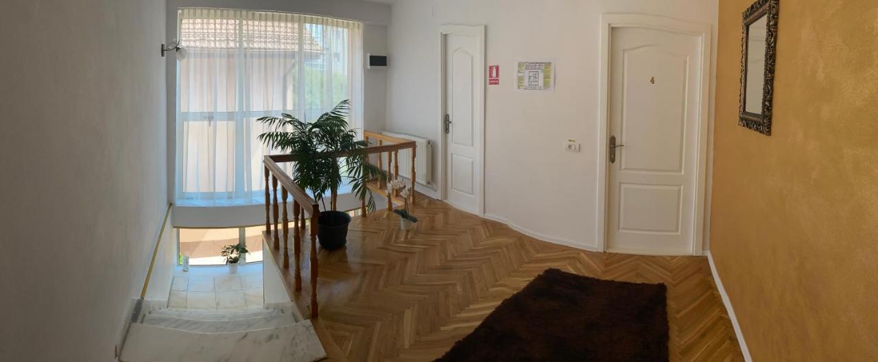 Casa Cattleya Hotel Targu Jiu Luaran gambar