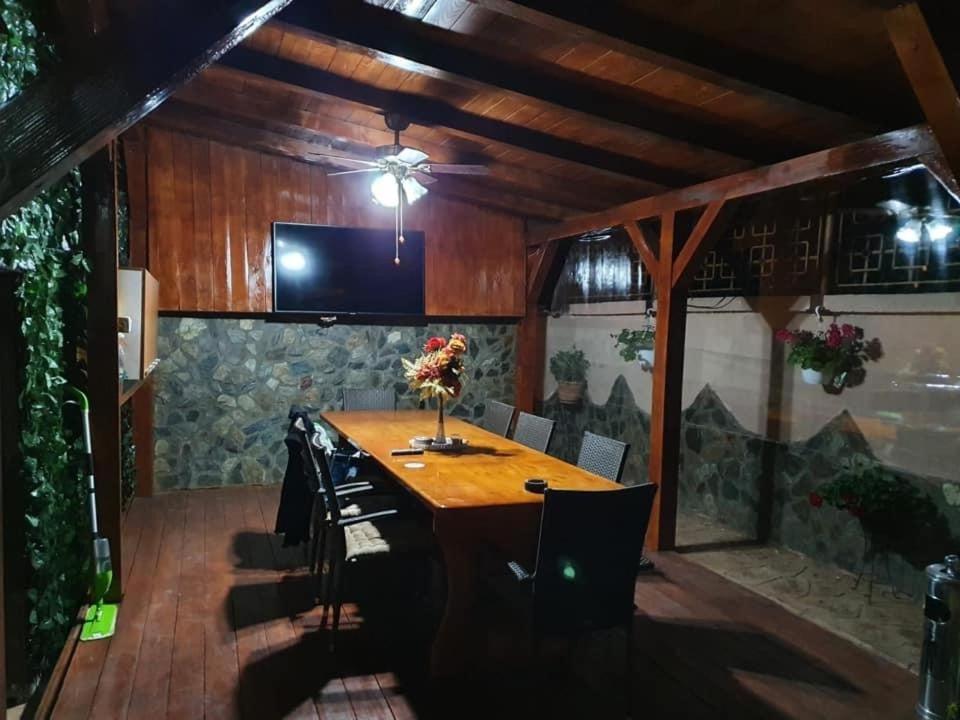 Casa Cattleya Hotel Targu Jiu Luaran gambar