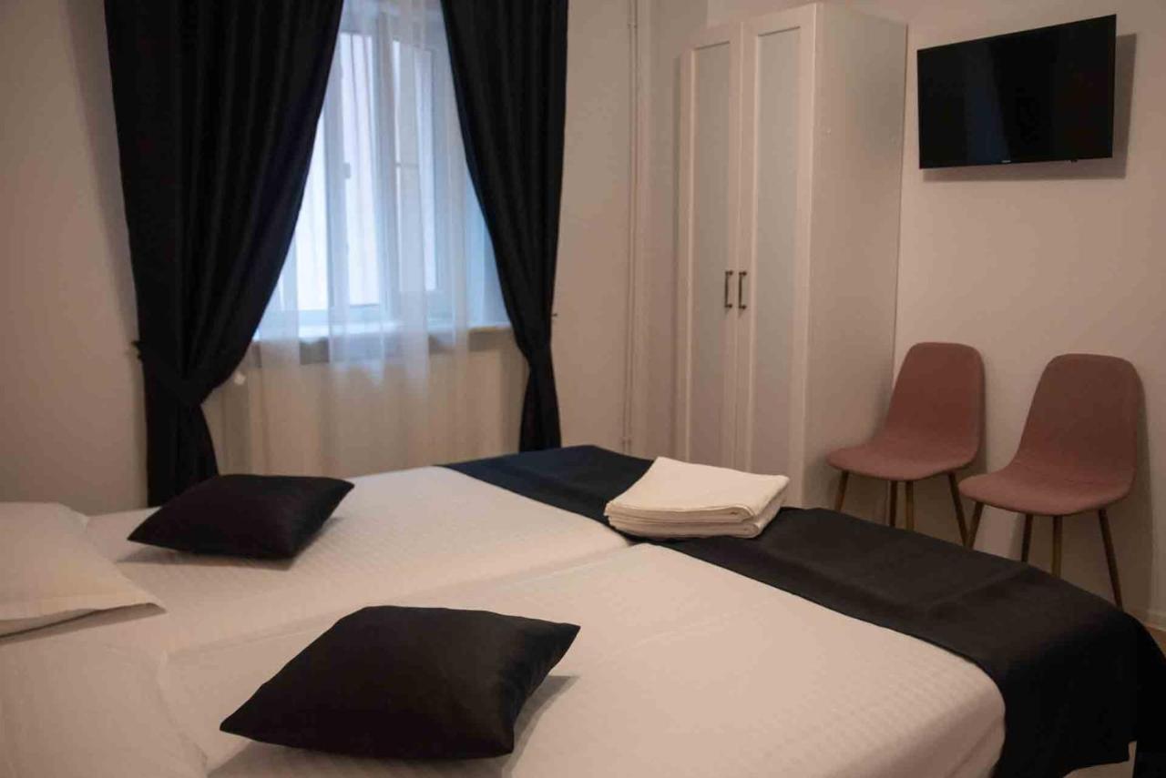 Casa Cattleya Hotel Targu Jiu Luaran gambar